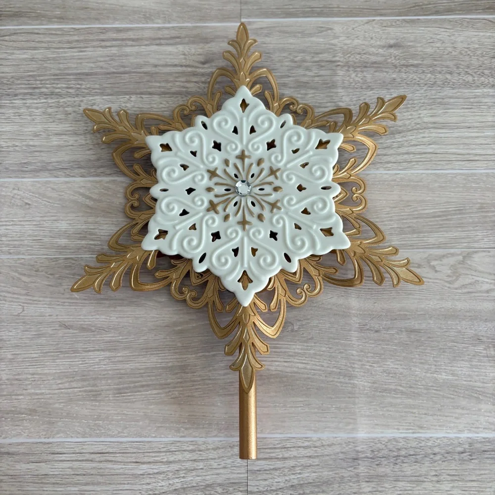 Hallmark Kerpsake Christmas Tree Snowflake Topper 2012